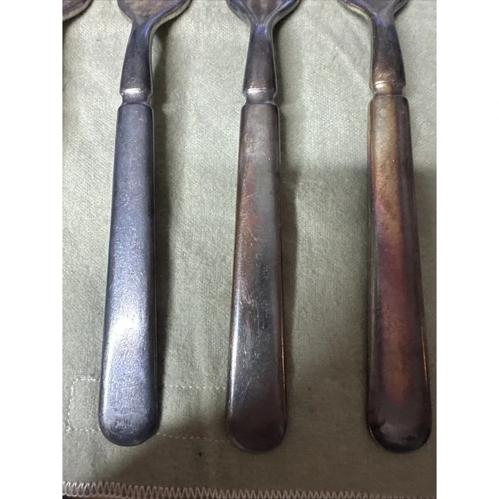 ONEIDA Community Plate OHS 153 pattern silver plated Dinner Fork 7 1/2